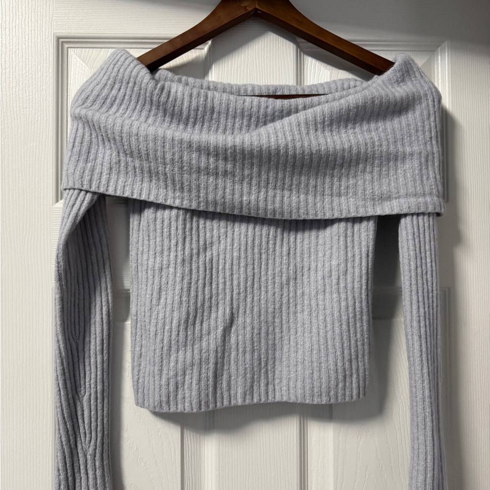 Aritzia | Wilfred Gray Off-Shoulder Ribbed Sweater